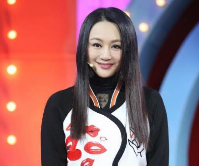 娱乐吃瓜君曹颖,从主持界女神到家庭幸福，娱乐圈的励志传奇